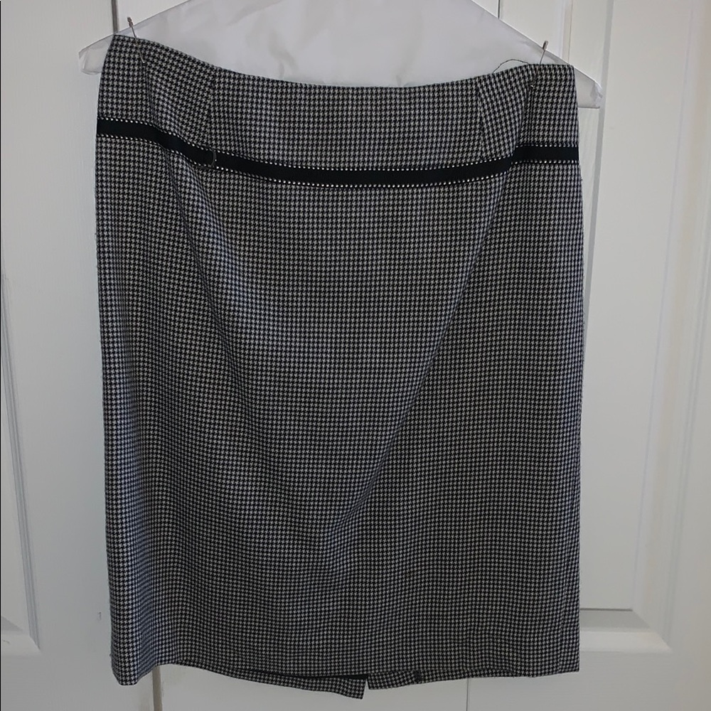 Skirtin Around - Black and White Checkered Skirt - Size 6